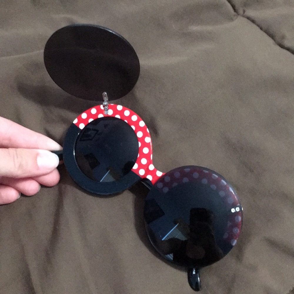 Minnie Mouse sunglasses
